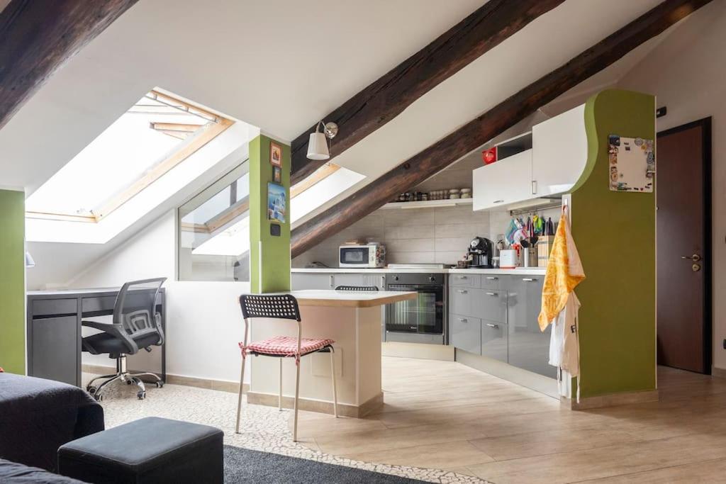 Cozy Attic In The City Center Turin Exterior foto