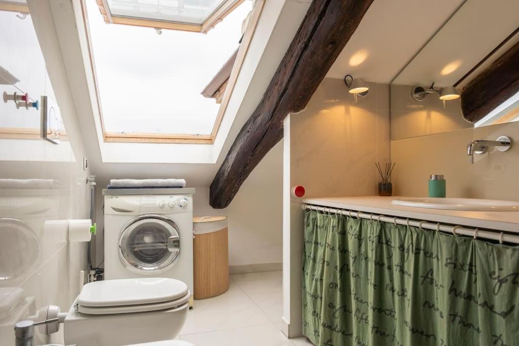 Cozy Attic In The City Center Turin Exterior foto